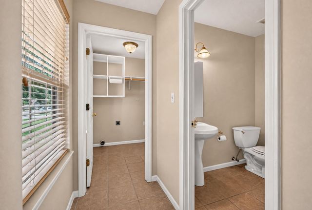 3901 JUNGLE TREE DR, Columbia, MO 65202