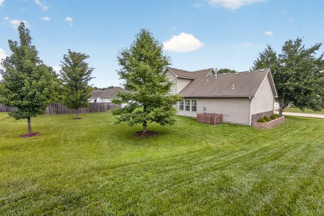 3901 JUNGLE TREE DR, Columbia, MO 65202