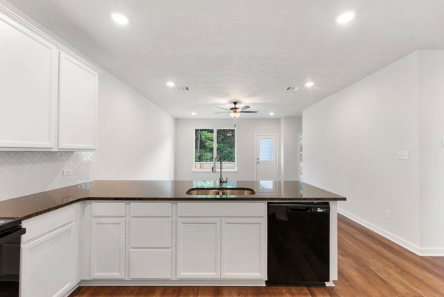 193 New Dawn Trail, Huntsville, TX 77320