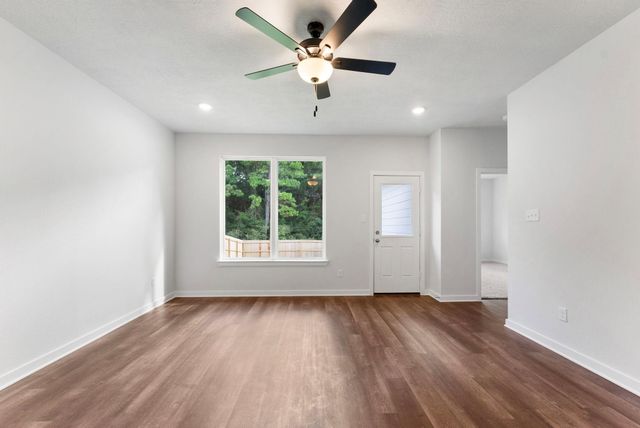193 New Dawn Trail, Huntsville, TX 77320