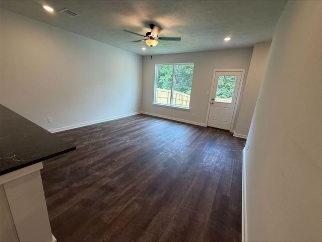 193 New Dawn Trail, Huntsville, TX 77320