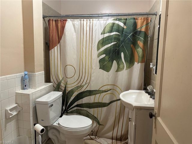 1727 Thurmond Street, Winston-salem, NC 27105