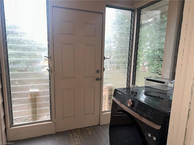 1727 Thurmond Street, Winston-salem, NC 27105