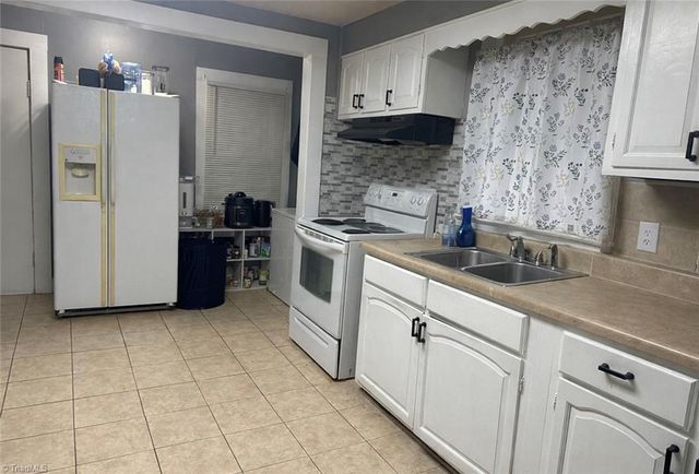 1727 Thurmond Street, Winston-salem, NC 27105