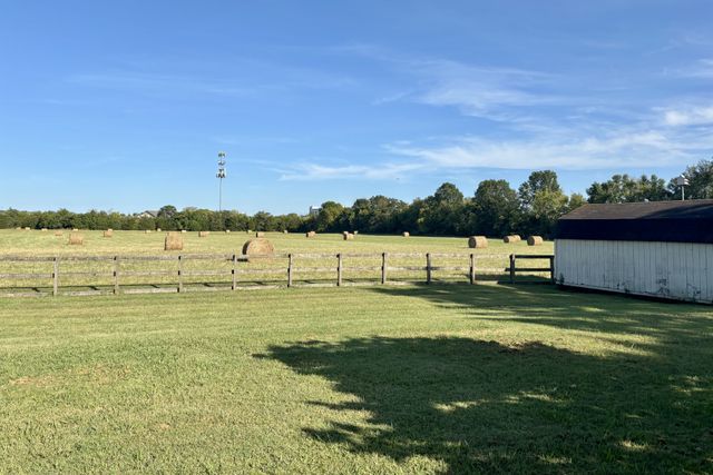 215 Carver Lane, Lebanon, TN 37087