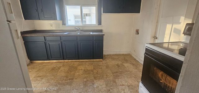 1102 Persons Court, Lansing, MI 48906