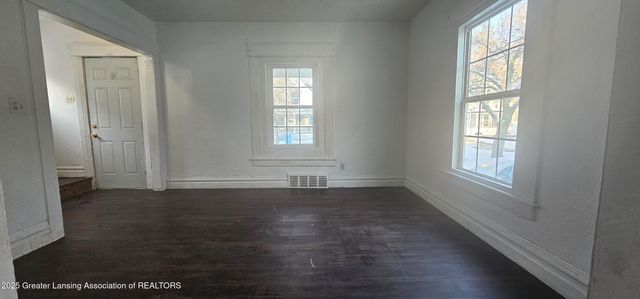 1102 Persons Court, Lansing, MI 48906