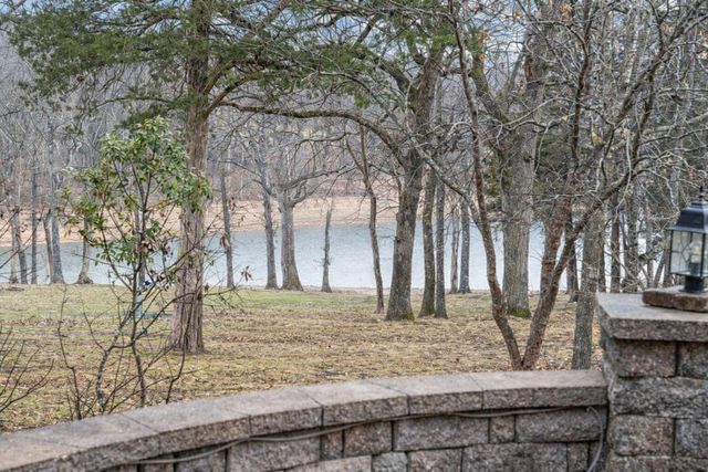 626 Gray Fox Road, Blue Eye, MO 65611