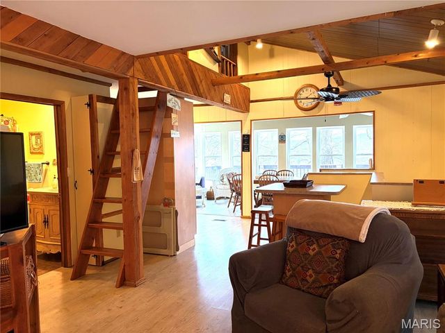 6845 Pawnee, French Village, MO 63036