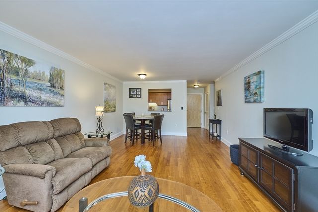 289 Essex St 308, Salem, MA 01970