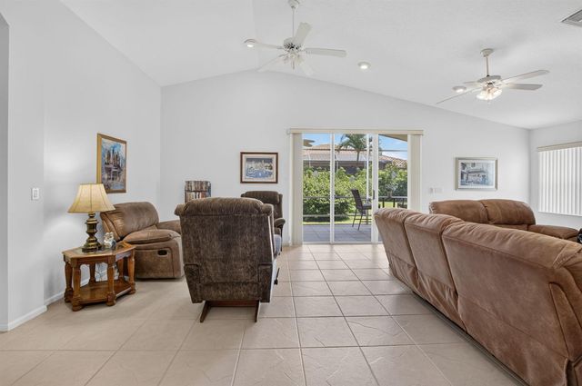 5293 Grey Birch Lane, Boynton Beach, FL 33437