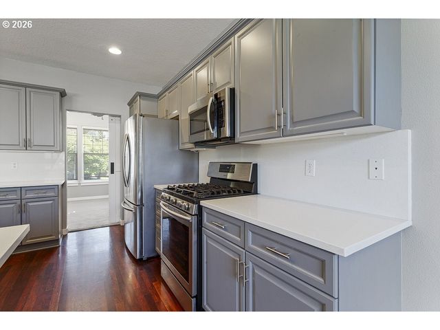10789 Sw CLEAR St, Tualatin, OR 97062