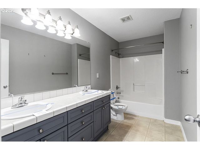 10789 Sw CLEAR St, Tualatin, OR 97062
