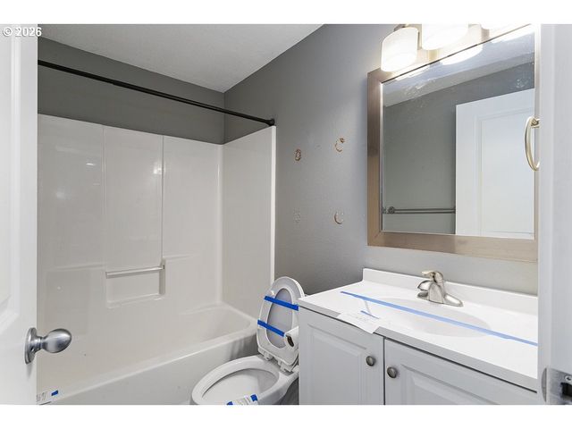10789 Sw CLEAR St, Tualatin, OR 97062
