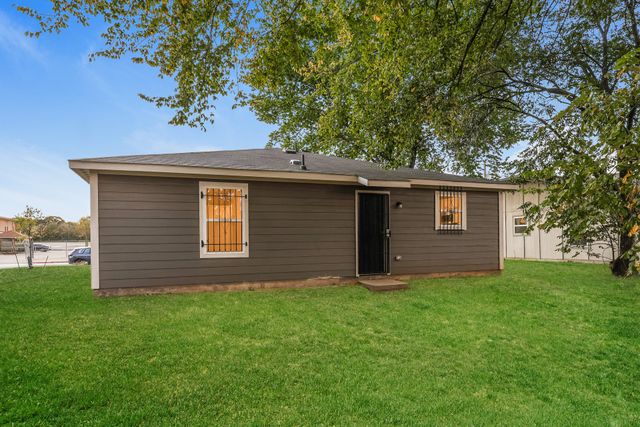 2213 Dillard Street, Fort Worth, TX 76105