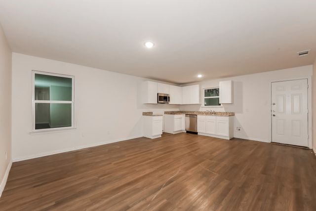 2213 Dillard Street, Fort Worth, TX 76105