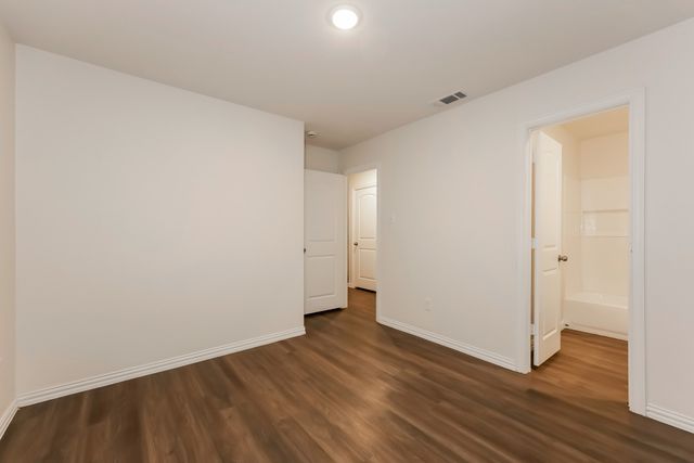 2213 Dillard Street, Fort Worth, TX 76105