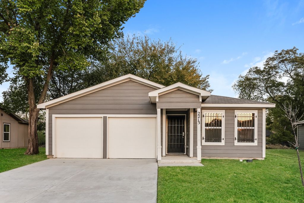 2213 Dillard Street, Fort Worth, TX 76105