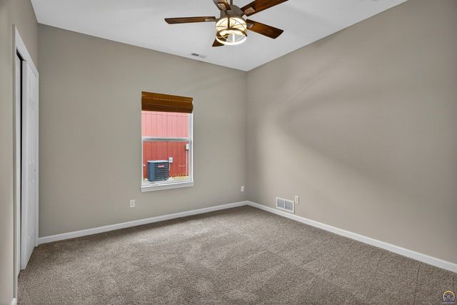 4204 SW Shenandoah RD, Topeka, KS 66610