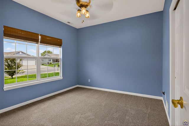4204 SW Shenandoah RD, Topeka, KS 66610