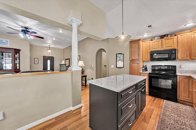 499 Cahas LN, Boones Mill, VA 24065