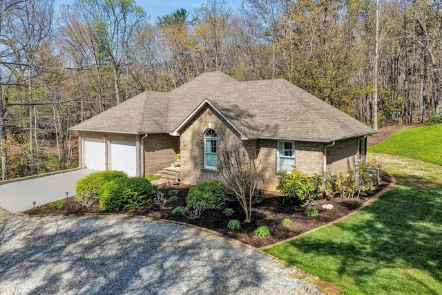 499 Cahas LN, Boones Mill, VA 24065