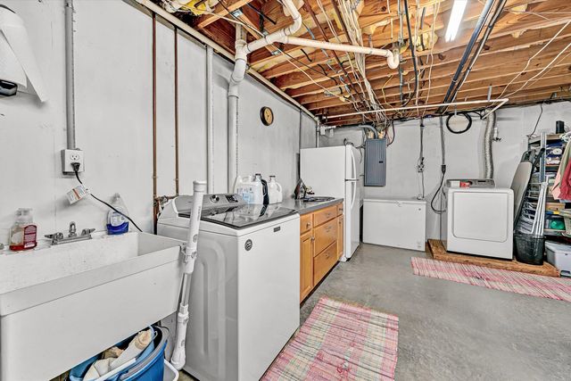 499 Cahas LN, Boones Mill, VA 24065