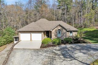 499 Cahas LN, Boones Mill, VA 24065