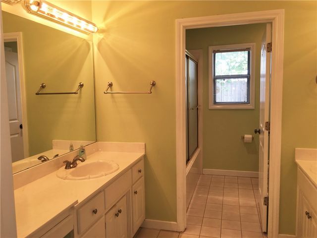 74 E Cydnee Street, Fayetteville, AR 72703