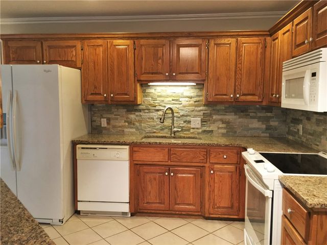 74 E Cydnee Street, Fayetteville, AR 72703