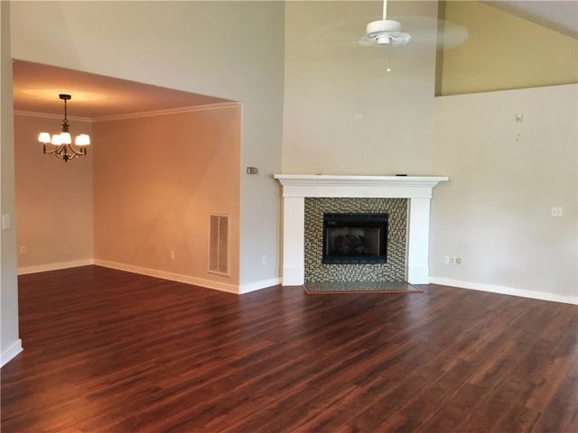 74 E Cydnee Street, Fayetteville, AR 72703