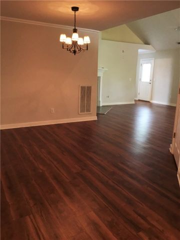 74 E Cydnee Street, Fayetteville, AR 72703