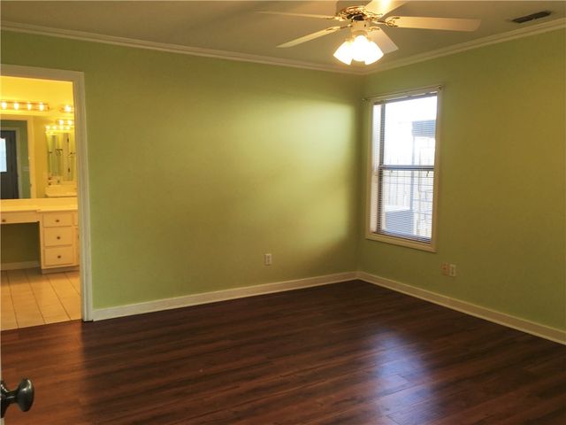74 E Cydnee Street, Fayetteville, AR 72703