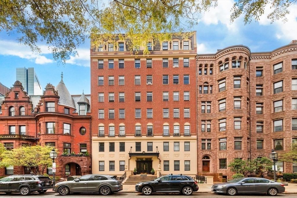 180 Commonwealth Ave B, Boston, MA 02116