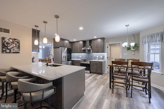 16 CEDAR CHASE DR, Mountville, PA 17554