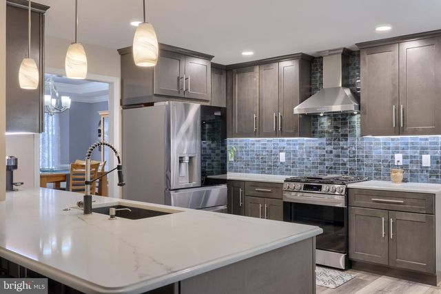 16 CEDAR CHASE DR, Mountville, PA 17554