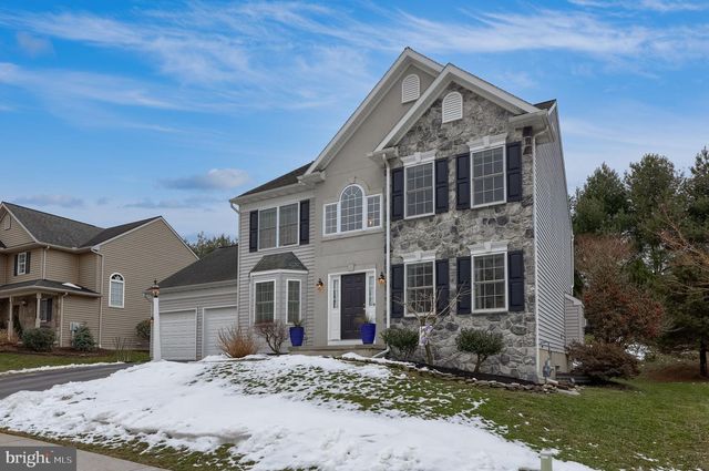 16 CEDAR CHASE DR, Mountville, PA 17554