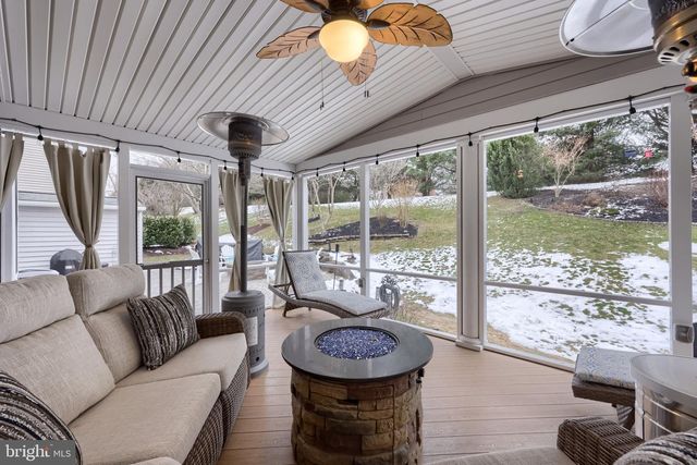 16 CEDAR CHASE DR, Mountville, PA 17554