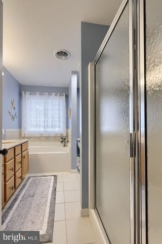 16 CEDAR CHASE DR, Mountville, PA 17554