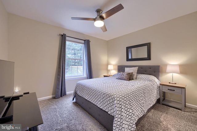 16 CEDAR CHASE DR, Mountville, PA 17554