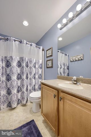 16 CEDAR CHASE DR, Mountville, PA 17554