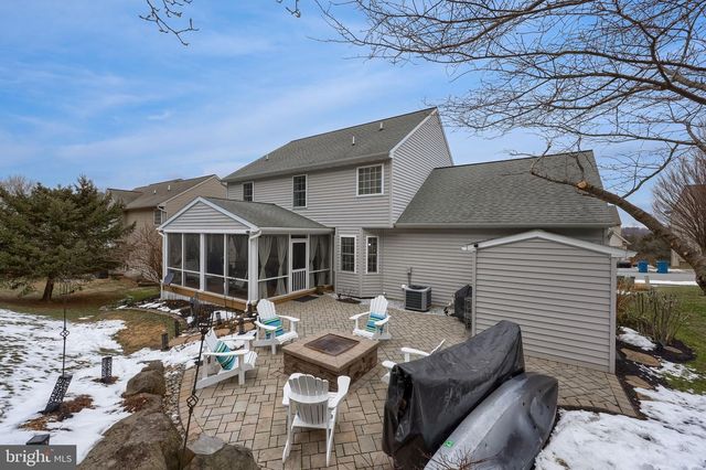 16 CEDAR CHASE DR, Mountville, PA 17554