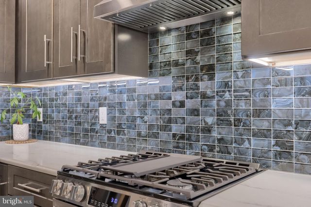 16 CEDAR CHASE DR, Mountville, PA 17554