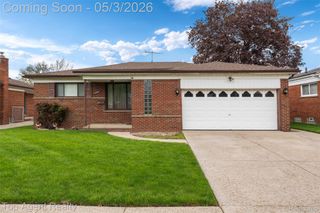 11495 Applewood Drive, Warren, MI 48093