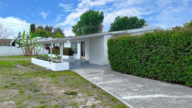 25 N Maples St., Lehigh Acres, FL 33936