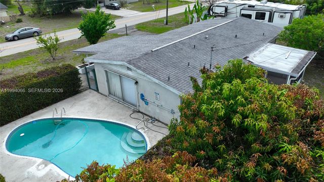 25 N Maples St., Lehigh Acres, FL 33936