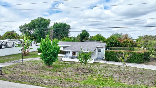 25 N Maples St., Lehigh Acres, FL 33936