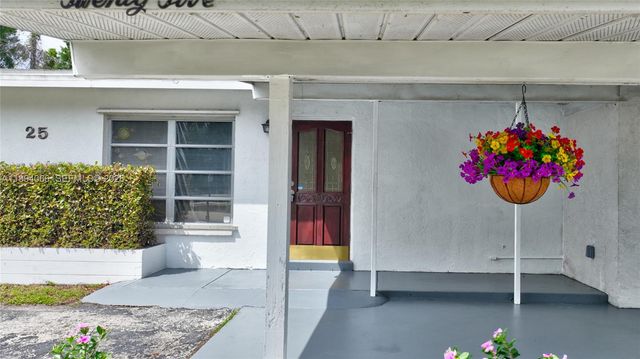 25 N Maples St., Lehigh Acres, FL 33936