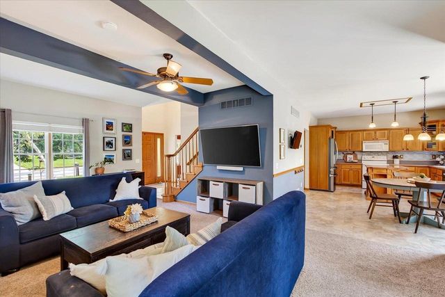 1398 Overlook Pass, Sun Prairie, WI 53590