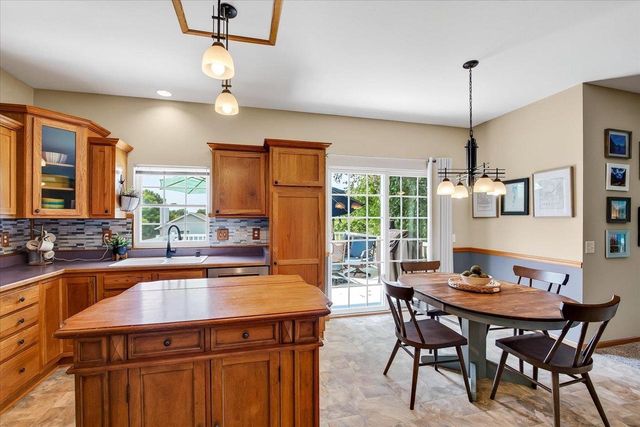 1398 Overlook Pass, Sun Prairie, WI 53590